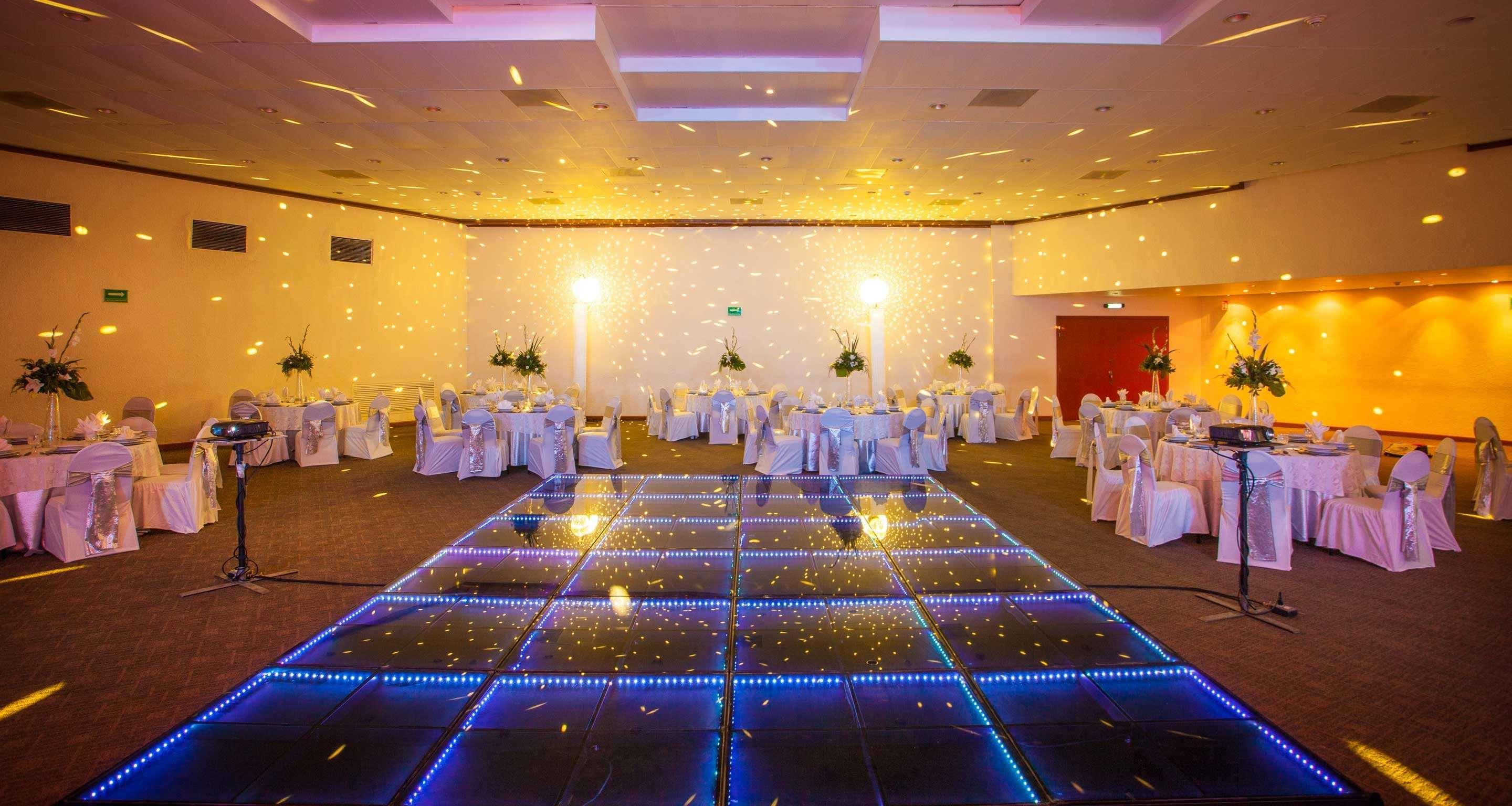 Grand Cantalagua Hotel Morelia, BW Signature Collection Exterior foto The ballroom at the Crowne Plaza Hotel, Dublin Airport